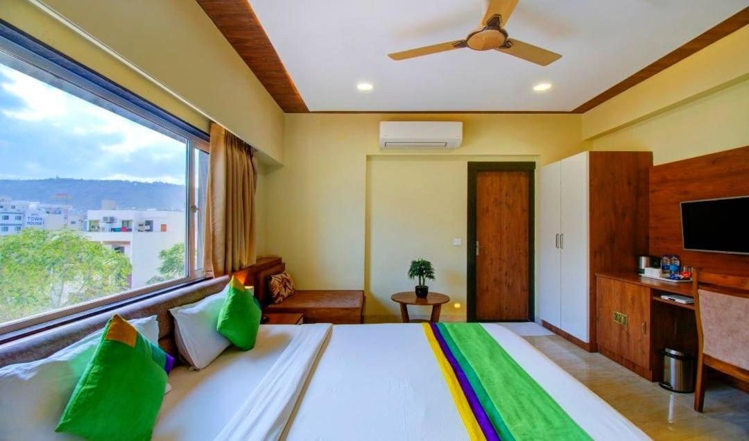 Opulence Inn - 500 Meters From Railway Station อุเดเปอร์ ภายนอก รูปภาพ
