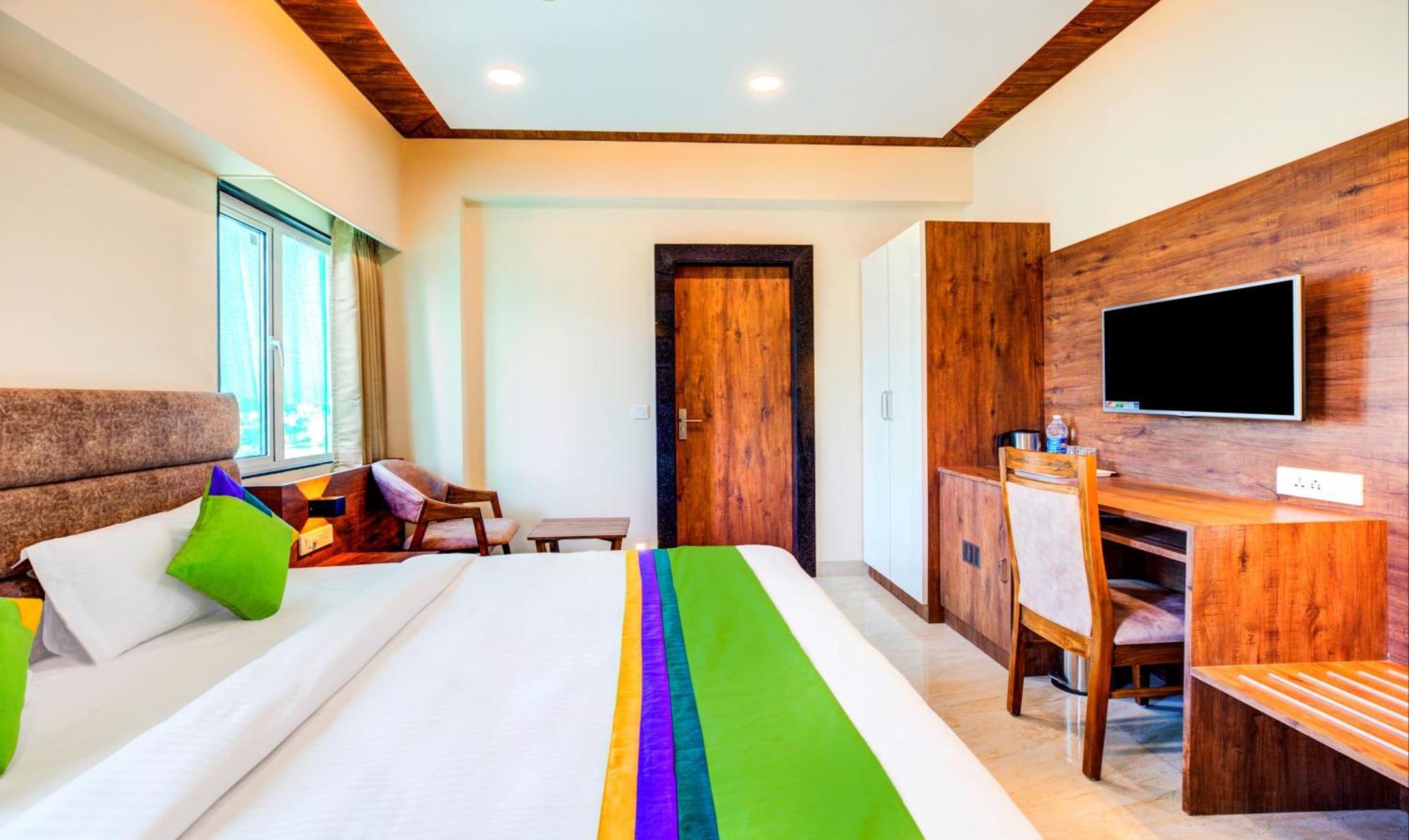 Opulence Inn - 500 Meters From Railway Station อุเดเปอร์ ภายนอก รูปภาพ