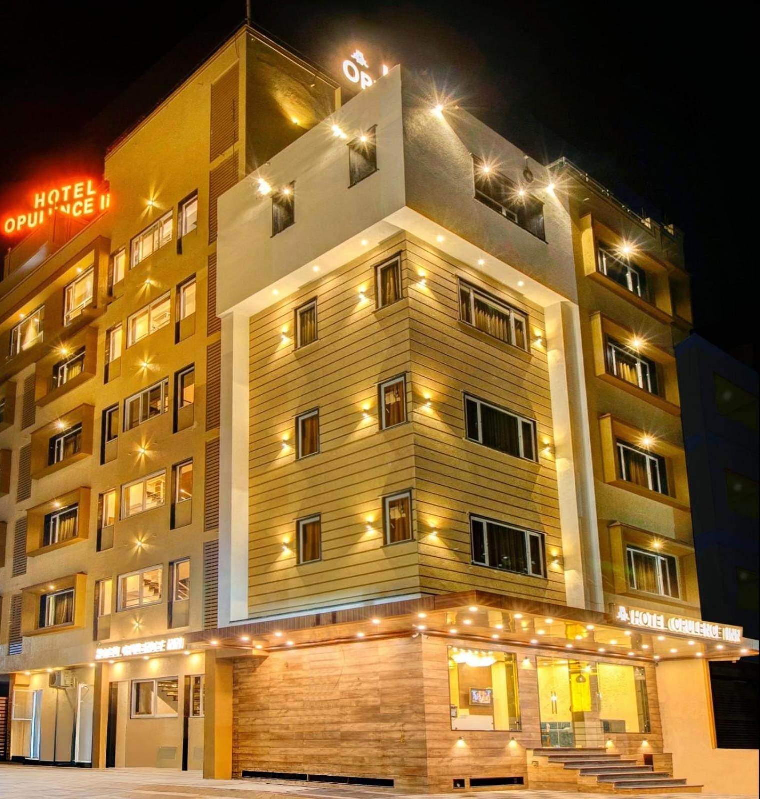 Opulence Inn - 500 Meters From Railway Station อุเดเปอร์ ภายนอก รูปภาพ