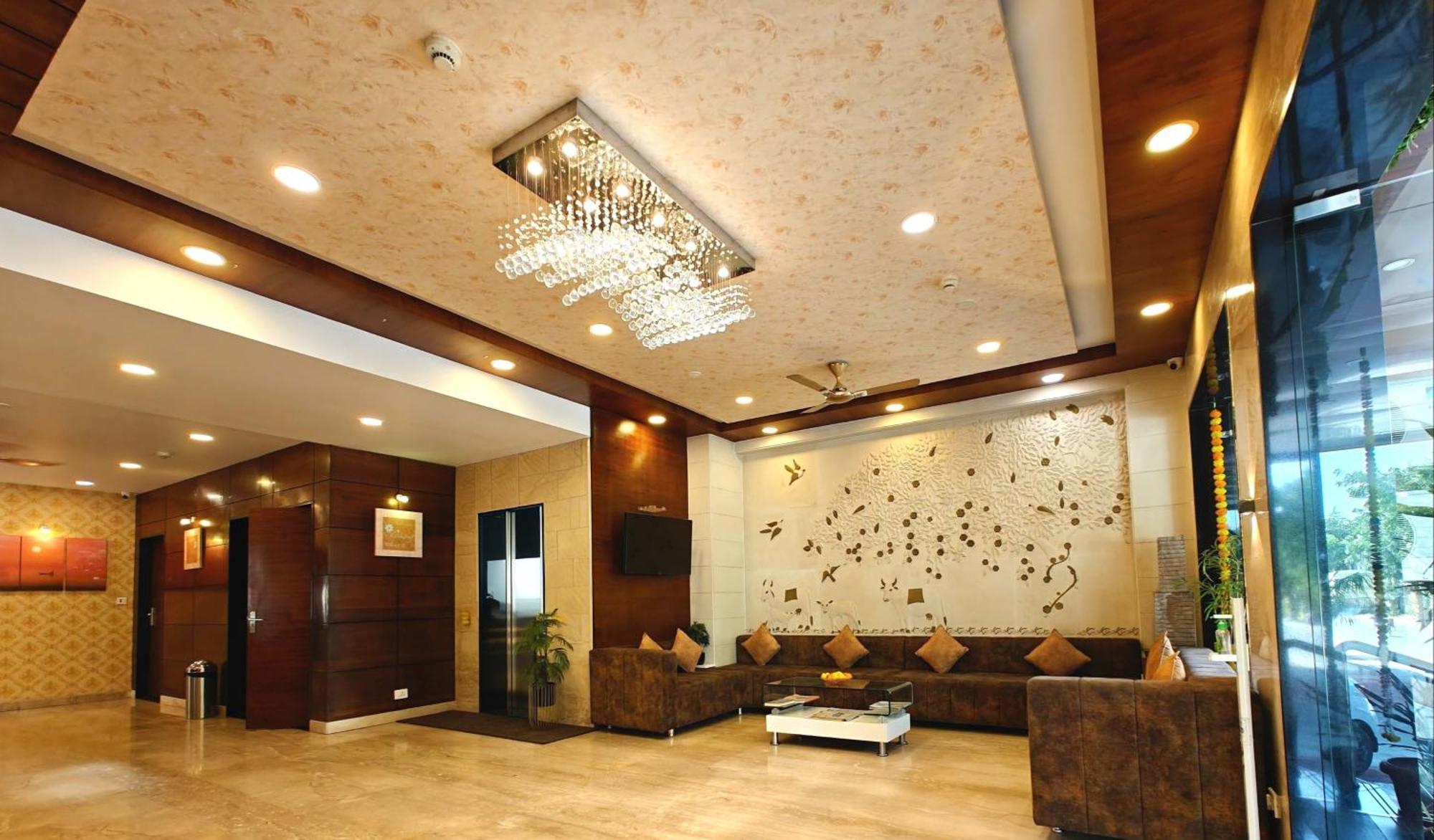 Opulence Inn - 500 Meters From Railway Station อุเดเปอร์ ภายนอก รูปภาพ